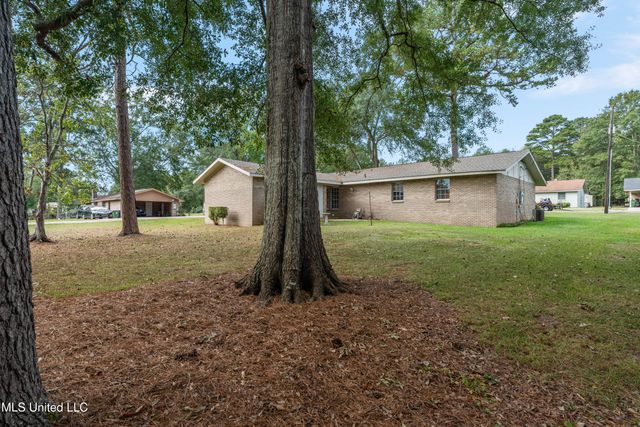 1201 N 34th Avenue, Hattiesburg, MS 39401