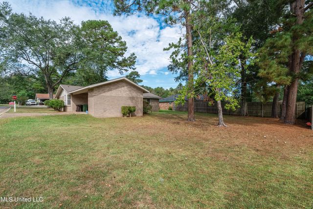 1201 N 34th Avenue, Hattiesburg, MS 39401
