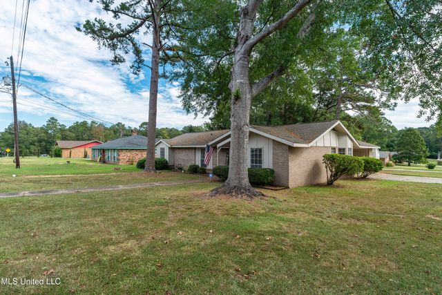 1201 N 34th Avenue, Hattiesburg, MS 39401