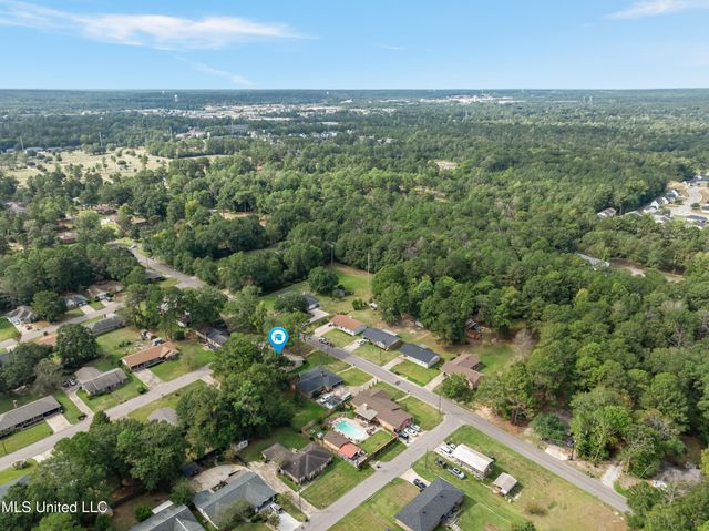 1201 N 34th Avenue, Hattiesburg, MS 39401