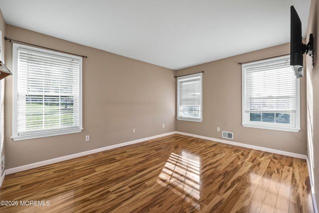 355 Sequoia Court, Howell, NJ 07731