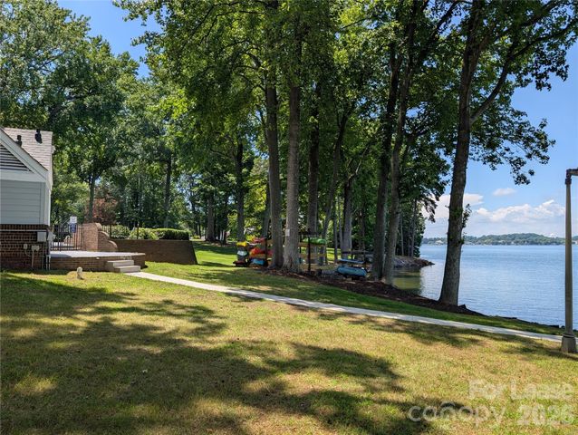 350 Northwest Drive, Davidson, NC 28036