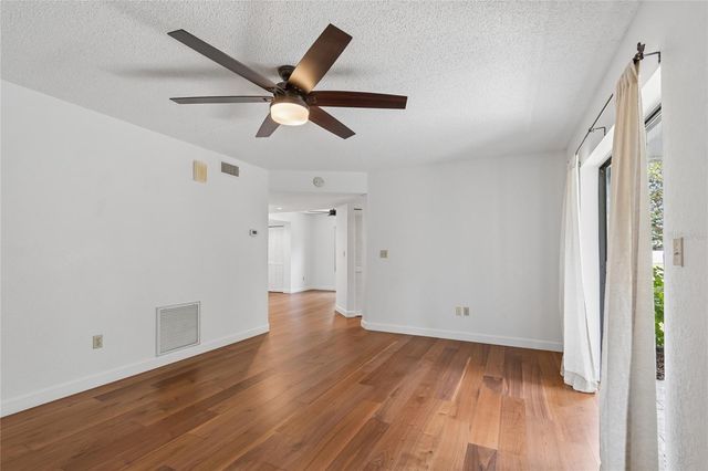 11800 PARK BLVD 401, Seminole, FL 33772