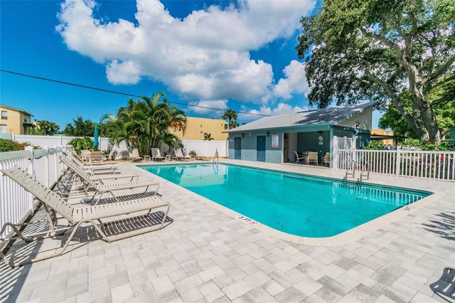 11800 PARK BLVD 401, Seminole, FL 33772