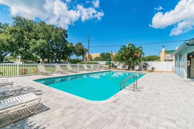 11800 PARK BLVD 401, Seminole, FL 33772