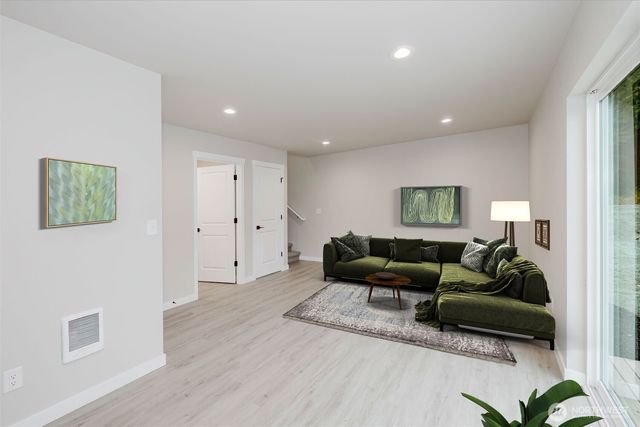 110 E Ellinor Peak Place, Belfair, WA 98528