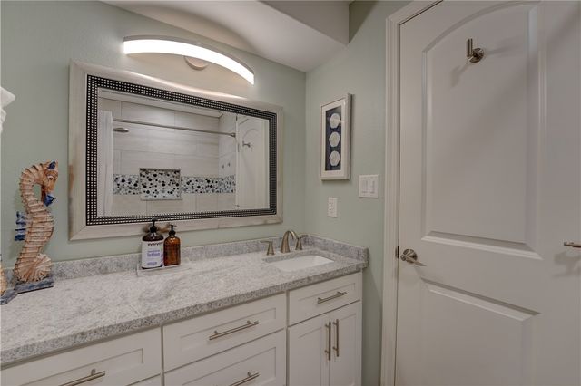 71 Nassau Dr 405, Rockport, TX 78382