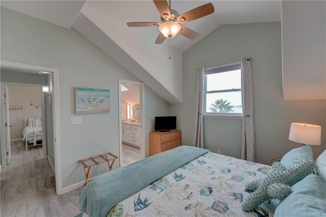 71 Nassau Dr 405, Rockport, TX 78382