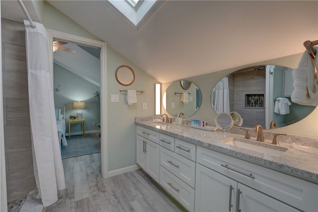 71 Nassau Dr 405, Rockport, TX 78382