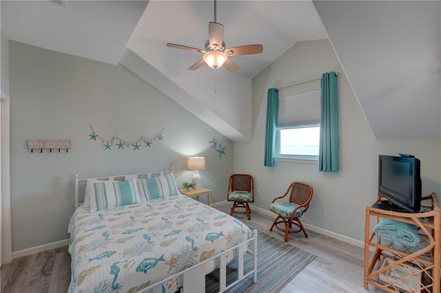 71 Nassau Dr 405, Rockport, TX 78382