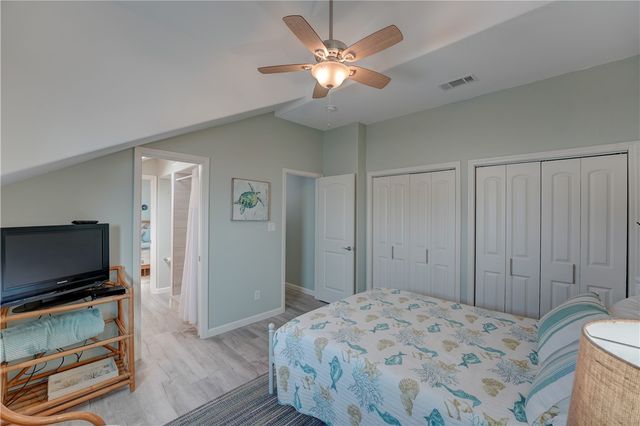 71 Nassau Dr 405, Rockport, TX 78382