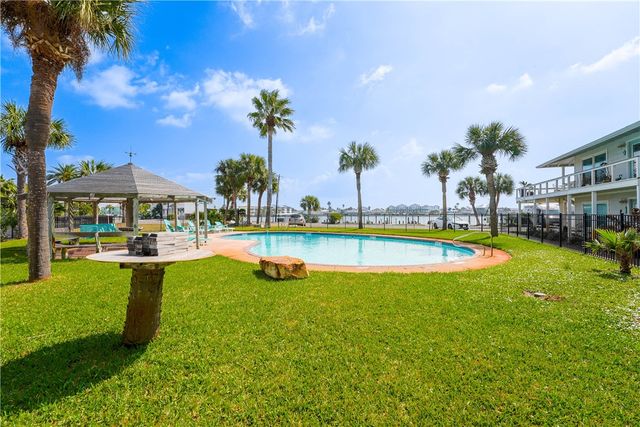 71 Nassau Dr 405, Rockport, TX 78382