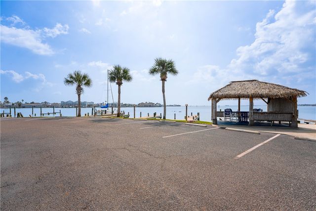 71 Nassau Dr 405, Rockport, TX 78382