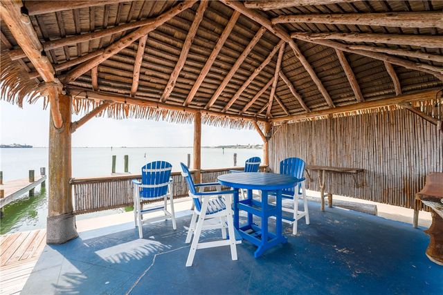 71 Nassau Dr 405, Rockport, TX 78382