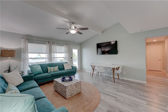 71 Nassau Dr 405, Rockport, TX 78382