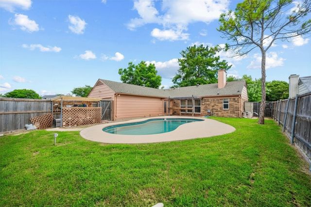 2713 Riviera Drive, Garland, TX 75040
