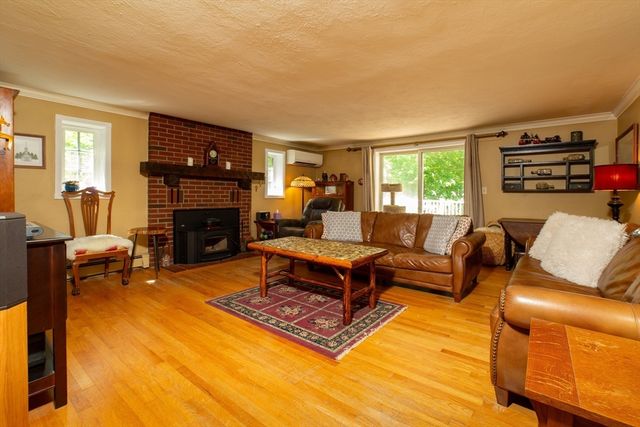 11 Fletcher Street, Plainville, MA 02762