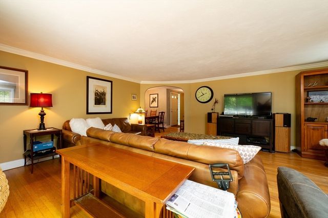 11 Fletcher Street, Plainville, MA 02762