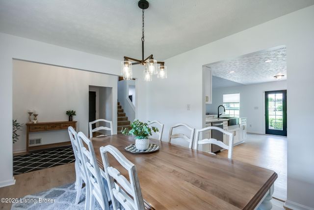416 Arlington Meadows Dr, Fisherville, KY 40023