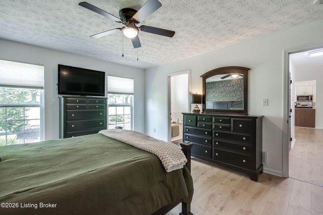 416 Arlington Meadows Dr, Fisherville, KY 40023