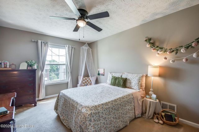 416 Arlington Meadows Dr, Fisherville, KY 40023