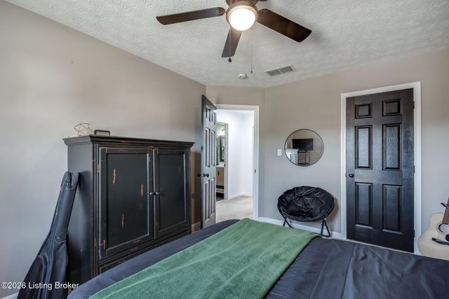 416 Arlington Meadows Dr, Fisherville, KY 40023