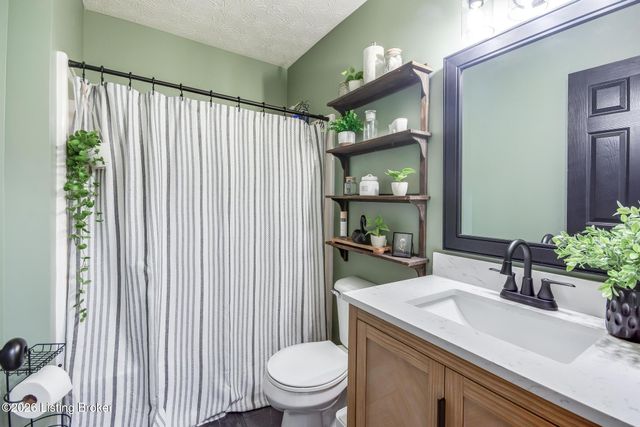 416 Arlington Meadows Dr, Fisherville, KY 40023