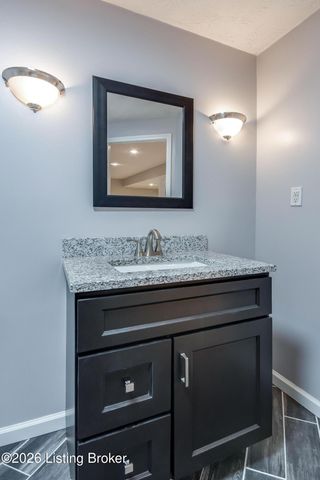 416 Arlington Meadows Dr, Fisherville, KY 40023