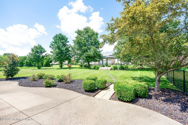 416 Arlington Meadows Dr, Fisherville, KY 40023