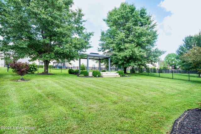 416 Arlington Meadows Dr, Fisherville, KY 40023