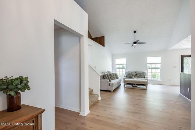 416 Arlington Meadows Dr, Fisherville, KY 40023