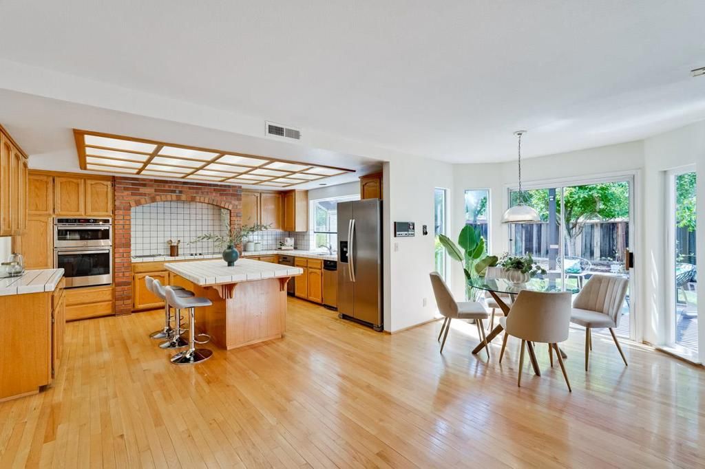 Image 18 of property listing at 913 Galindo Court, Milpitas, CA 95035