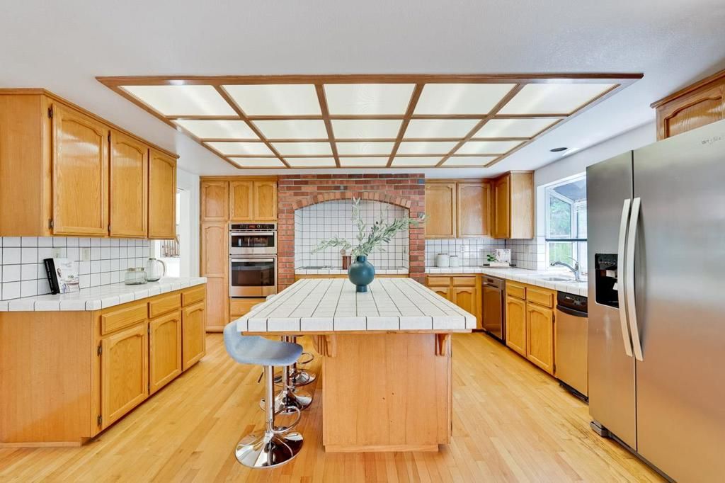 Image 22 of property listing at 913 Galindo Court, Milpitas, CA 95035