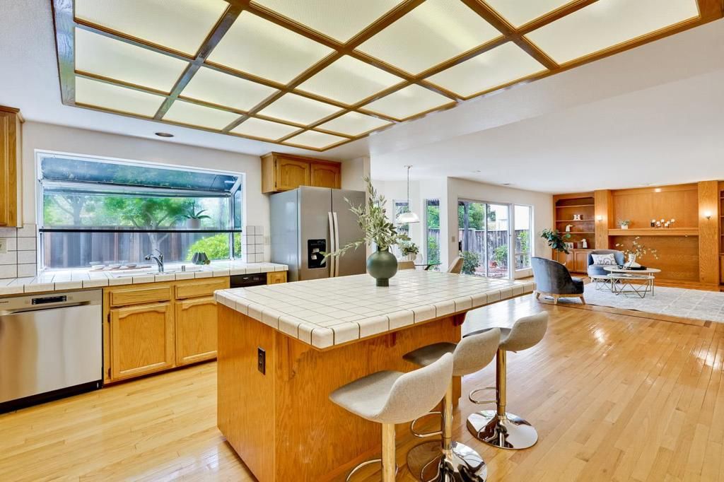 Image 24 of property listing at 913 Galindo Court, Milpitas, CA 95035