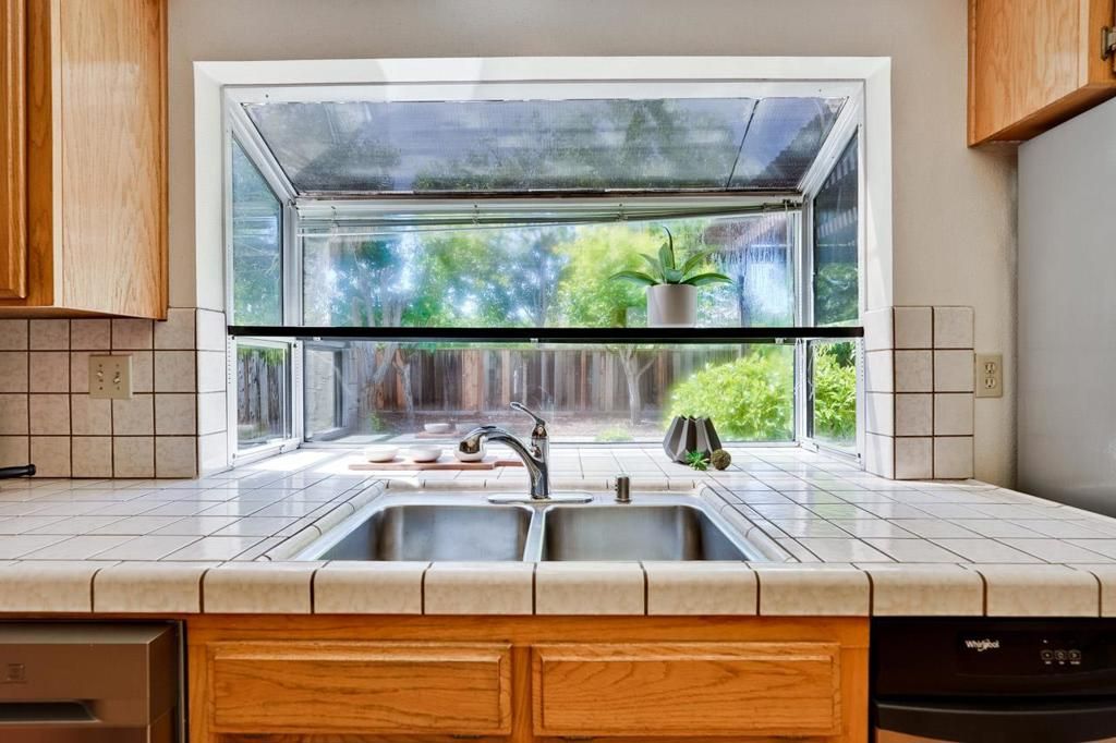 Image 26 of property listing at 913 Galindo Court, Milpitas, CA 95035