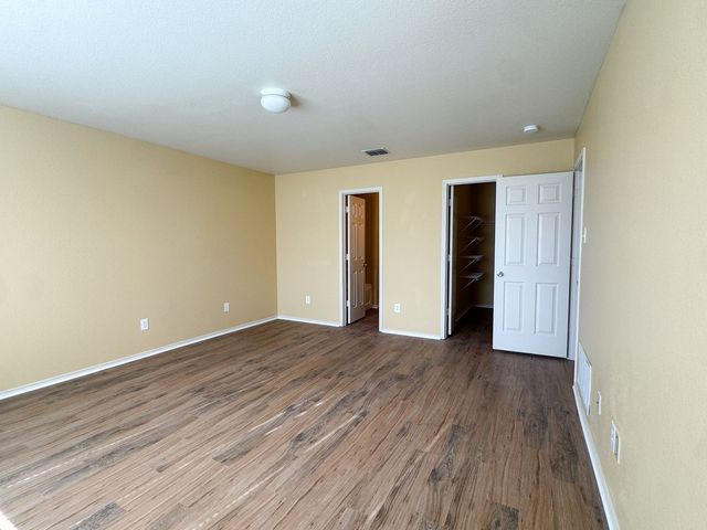 220 Crescent Ridge Drive, Fort Worth, TX 76140