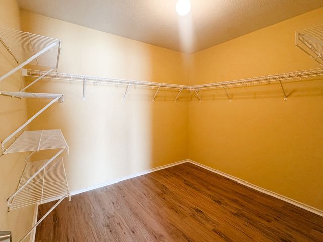 220 Crescent Ridge Drive, Fort Worth, TX 76140