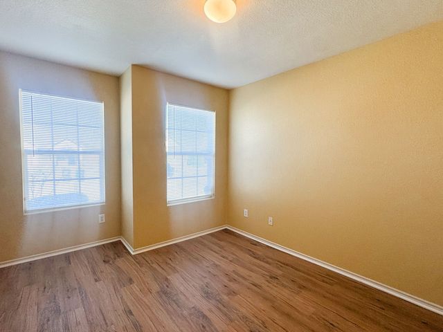 220 Crescent Ridge Drive, Fort Worth, TX 76140