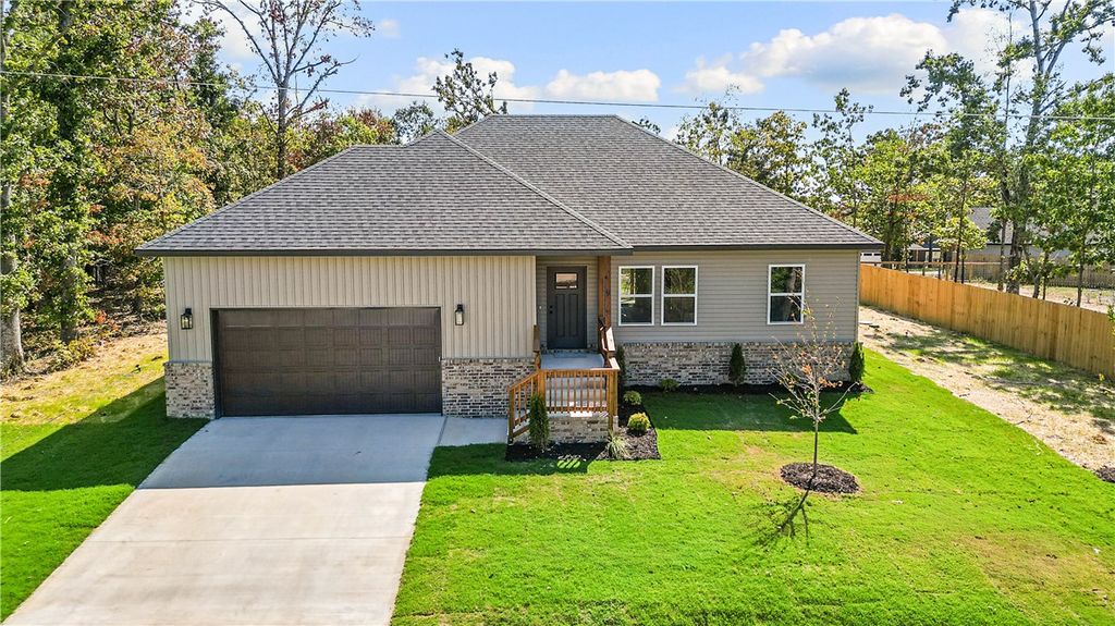 9 Cromarty Drive, Bella Vista, AR 72715