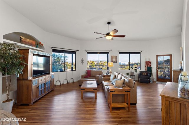 4260 N Paseo De Los Rancheros, Tucson, AZ 85745