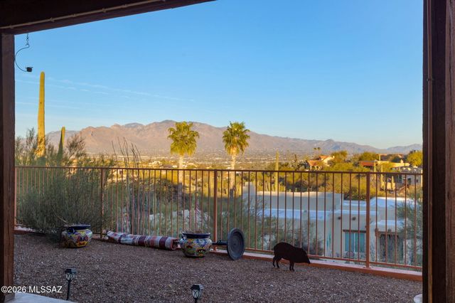 4260 N Paseo De Los Rancheros, Tucson, AZ 85745