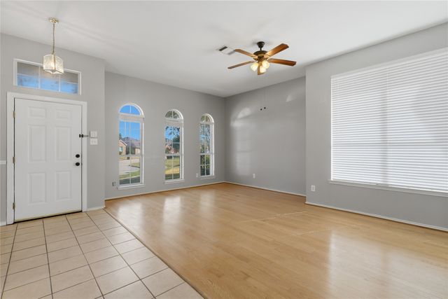 2704 Oak Creek, Mesquite, TX 75181