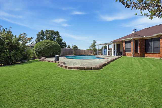 2704 Oak Creek, Mesquite, TX 75181