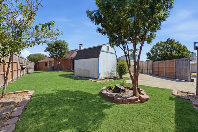 2704 Oak Creek, Mesquite, TX 75181