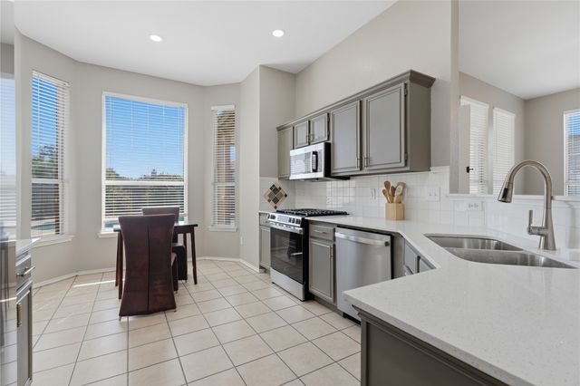 2704 Oak Creek, Mesquite, TX 75181