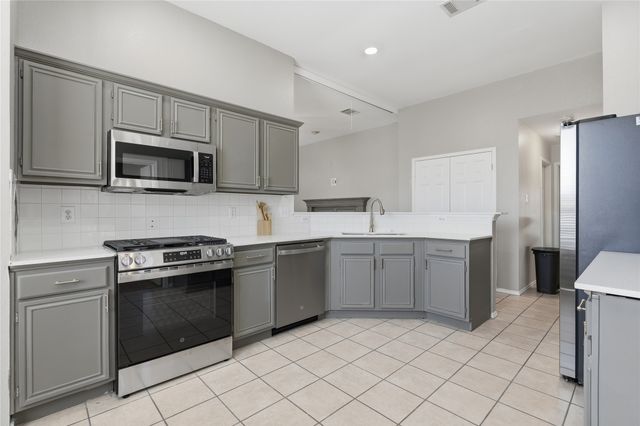 2704 Oak Creek, Mesquite, TX 75181