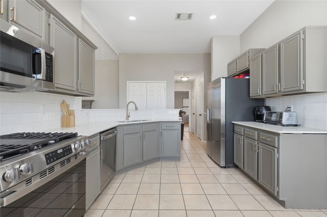2704 Oak Creek, Mesquite, TX 75181