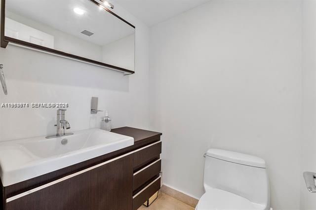 1985 S Ocean Dr 19A, Hallandale Beach, FL 33009