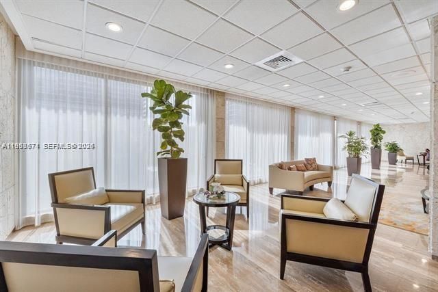 1985 S Ocean Dr 19A, Hallandale Beach, FL 33009