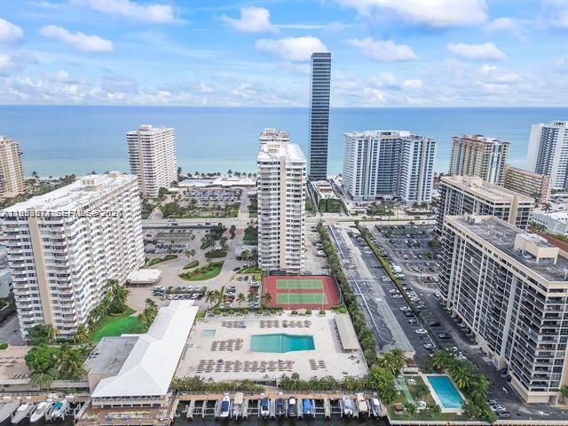1985 S Ocean Dr 19A, Hallandale Beach, FL 33009